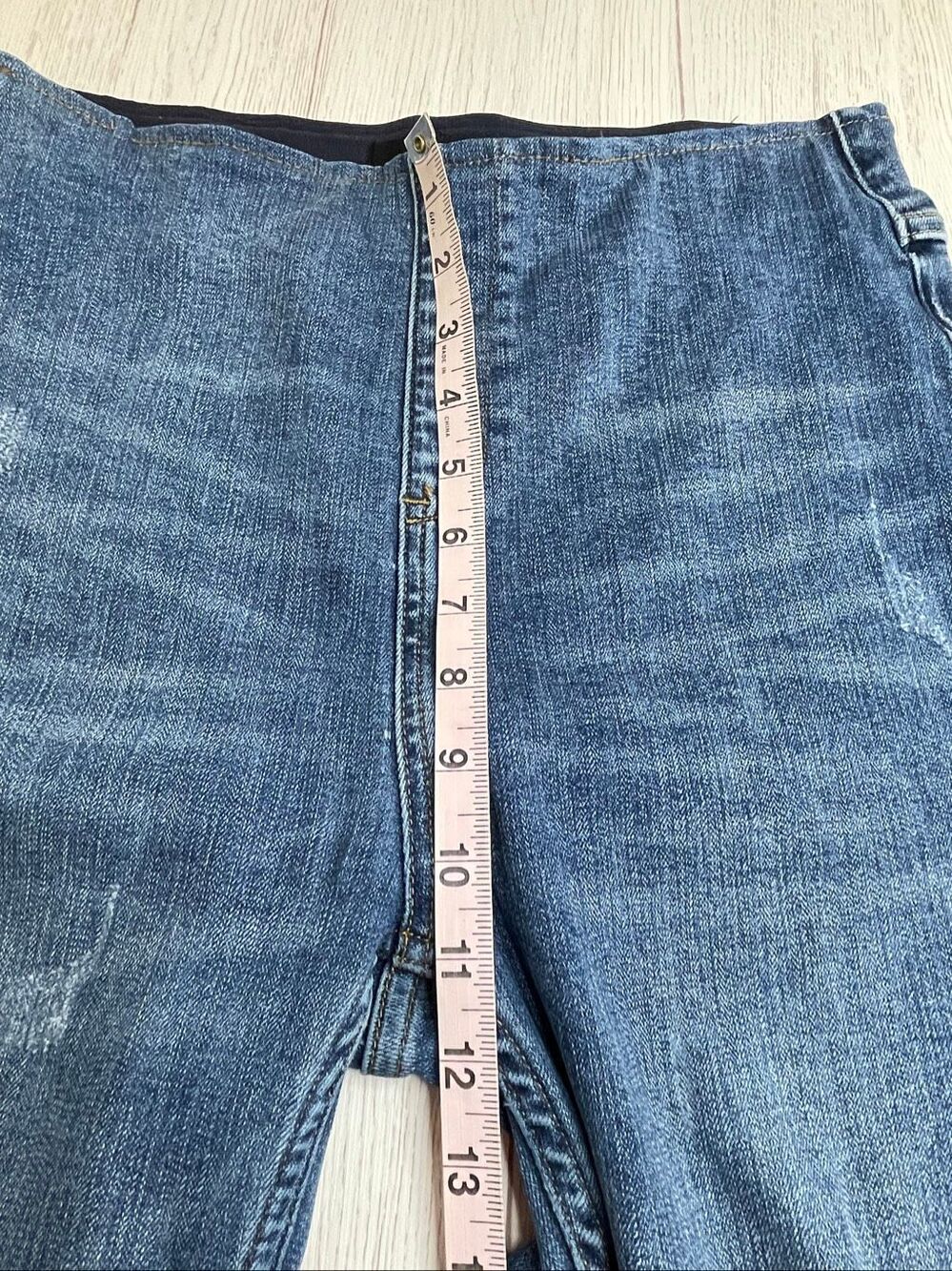 Risen Pull On Flare Bell Bottom Ripped Knee Distressed Jeans size Medium - Picture 8 of 12